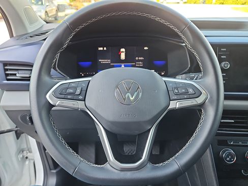 Certified 2022 Volkswagen Taos SE w/ Panoramic Sunroof Package image 22