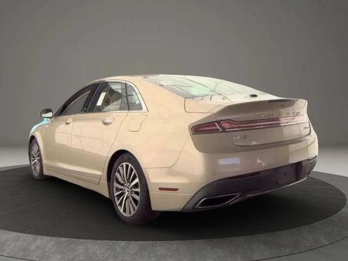 Used 2017 Lincoln MKZ Premiere AWD/4WD image 2