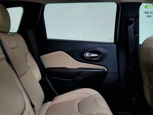 Used 2016 Jeep Cherokee Limited w/ Luxury Group FWD image 38