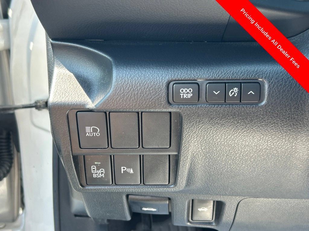 Used 2017 Lexus IS 200t w/ Premium Package RWD image 7