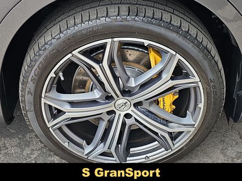 Used 2021 Maserati Levante S GranSport AWD/4WD image 12