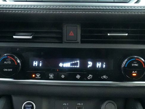 Used 2023 Nissan Rogue SV image 30