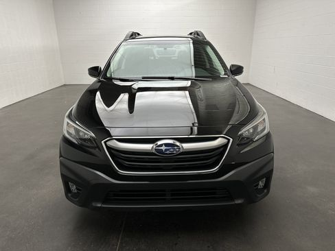Used 2022 Subaru Outback Premium AWD/4WD image 3