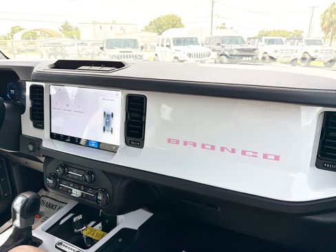 Used 2026 Ford Bronco Outer Banks AWD/4WD image 8