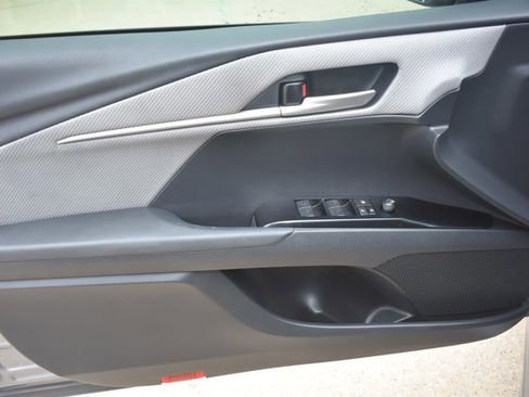 Used 2025 Toyota Camry SE FWD image 12