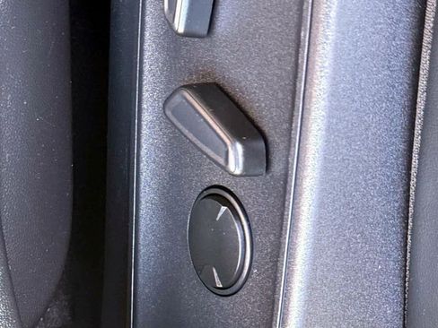 Used 2025 Ford Escape Platinum image 21