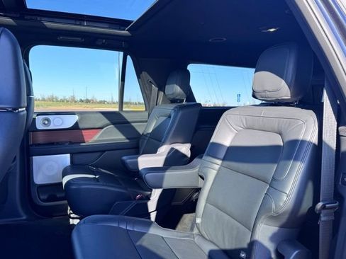 Used 2024 Lincoln Navigator L Reserve image 28
