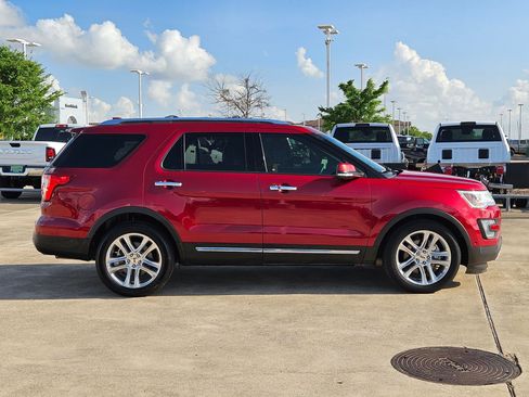 Used 2017 Ford Explorer Limited w/ Equipment Group 301A image 2