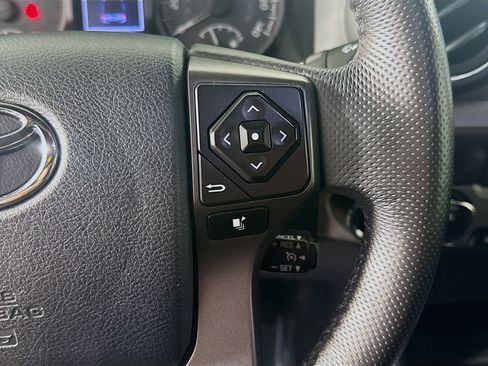 Used 2017 Toyota Tacoma TRD Off-Road w/ Tow Package (A/T) AWD/4WD image 15