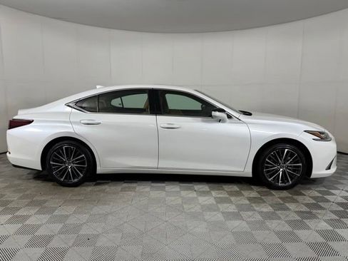Used 2025 Lexus ES 350 w/ Premium Package FWD image 5