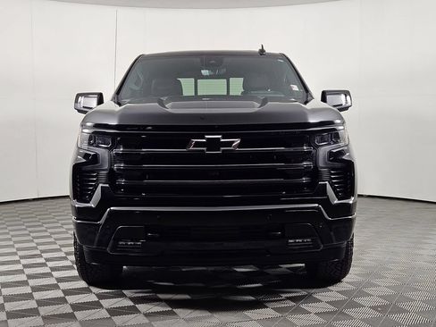 Used 2025 Chevrolet Silverado 1500 High Country w/ Midnight Edition AWD/4WD image 2