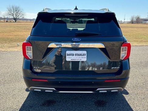 Used 2023 Ford Explorer XLT w/ Equipment Group 202A image 5