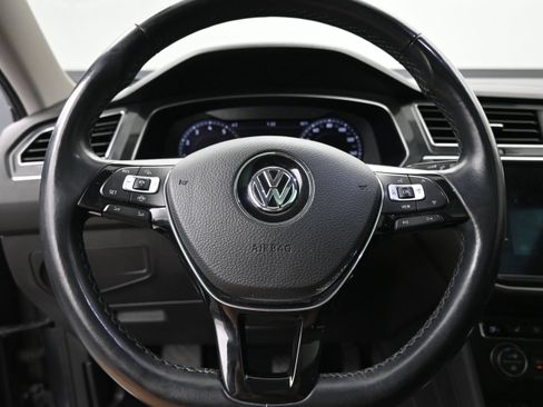 Used 2019 Volkswagen Tiguan SEL w/ 3rd Row Seat Package AWD/4WD image 13
