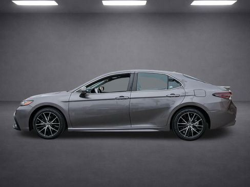 Used 2022 Toyota Camry SE image 7