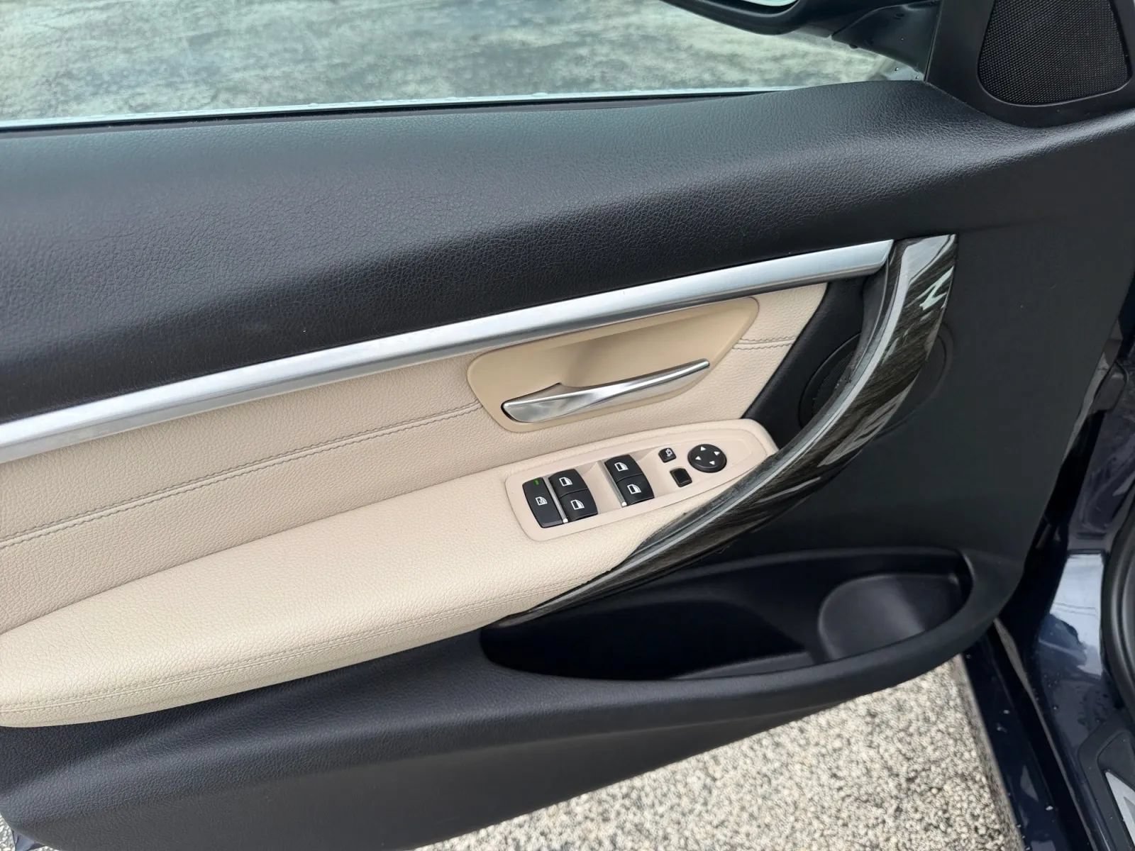 Used 2017 BMW 330i Sedan RWD image 11