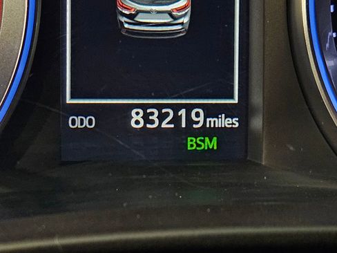 Used 2019 Toyota Highlander XLE FWD image 30