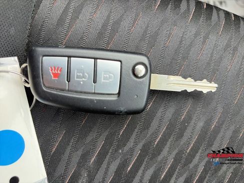 Used 2018 Nissan Rogue S AWD/4WD image 24