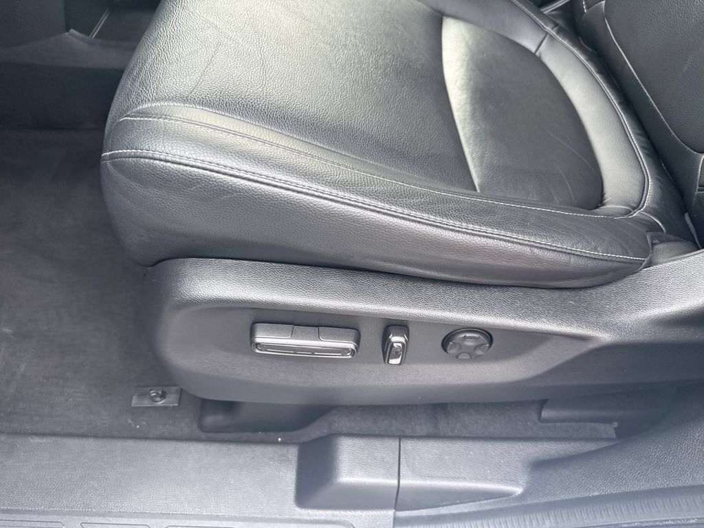 Used 2023 Honda Odyssey Touring image 12