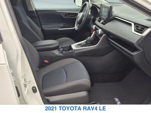 Used 2021 Toyota RAV4 LE w/ Carpet Mat Package (TMS) AWD/4WD image 26