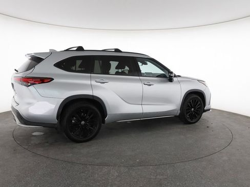 Used 2023 Toyota Highlander XSE image 13