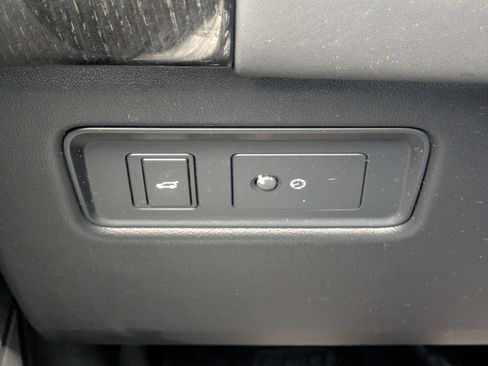 Used 2020 Land Rover Range Rover Sport HSE Dynamic image 18