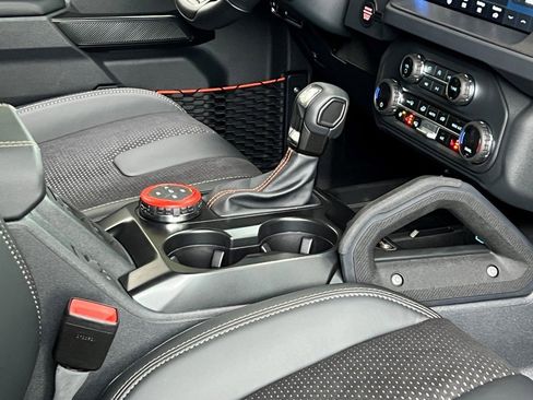 New 2025 Ford Bronco Raptor image 11