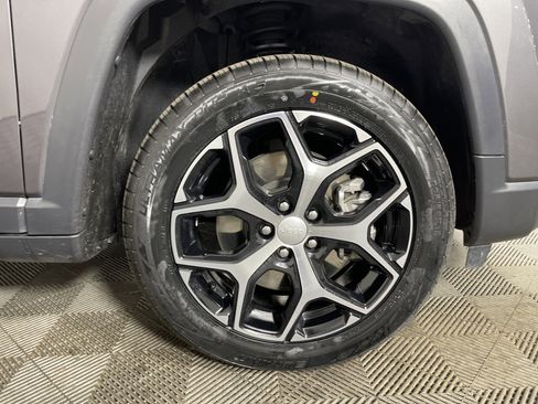 Used 2024 Jeep Compass Limited image 7