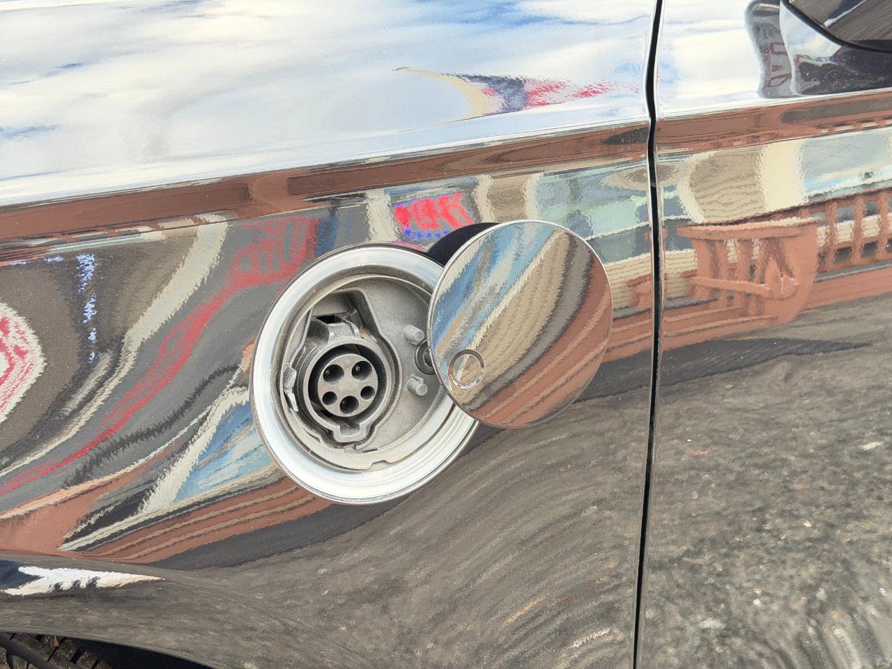 Used 2019 Ford Fusion Energi Titanium FWD image 83
