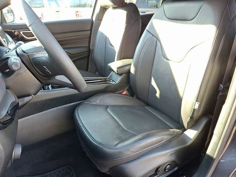 Used 2024 Jeep Compass Trailhawk w/ Trailhawk Elite Group image 16