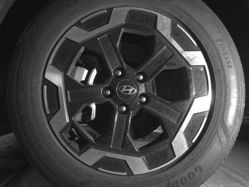Used 2025 Hyundai Santa Fe SEL FWD image 12