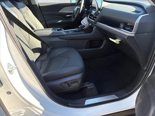 New 2026 Toyota Grand Highlander AWD Hybrid image 13