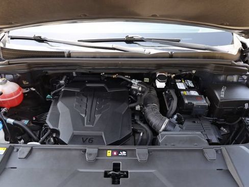 Used 2023 Kia Carnival LX FWD image 27