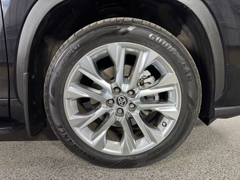 Used 2020 Toyota Highlander Limited AWD/4WD image 5