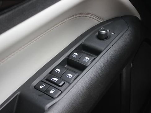 Used 2025 Jeep Compass Limited w/ Elite Group AWD/4WD image 19