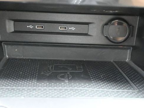 Used 2022 Volkswagen Tiguan SE R-Line FWD image 29