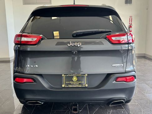 Used 2016 Jeep Cherokee Latitude w/ Cold Weather Group image 5