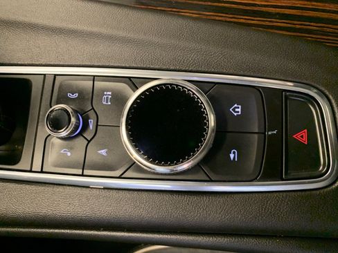 Used 2023 Cadillac Escalade ESV Premium Luxury AWD/4WD image 36