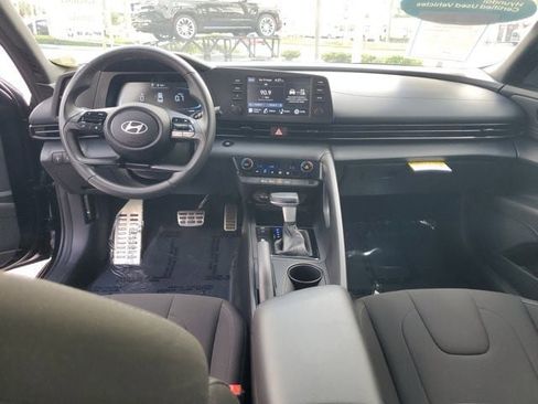 Used 2025 Hyundai Elantra Sport FWD image 12
