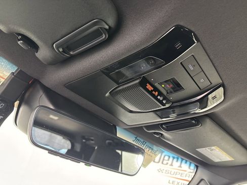 Used 2025 Toyota Land Cruiser image 20