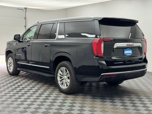 Used 2023 GMC Yukon XL SLT w/ SLT Premium Package AWD/4WD image 13