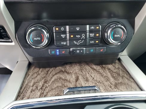 Used 2019 Ford F350 Lariat w/ Lariat Value Package image 20