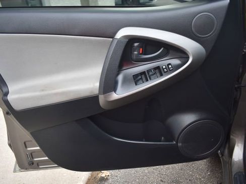 Used 2012 Toyota RAV4 FWD w/ Value Pkg image 17