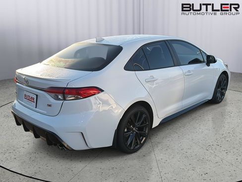 Used 2024 Toyota Corolla SE FWD image 6