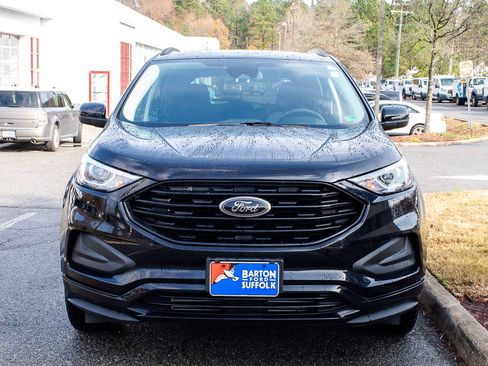 Used 2022 Ford Edge SE w/ Black Appearance Package image 2