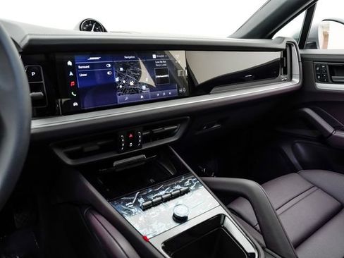 New 2026 Porsche Cayenne Coupe AWD/4WD image 19