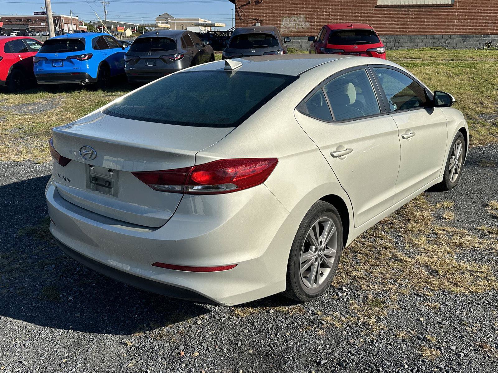 Used 2017 Hyundai Elantra SE FWD image 8