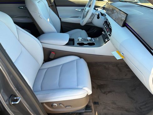 New 2026 Genesis GV70 2.5T Advanced AWD/4WD image 13
