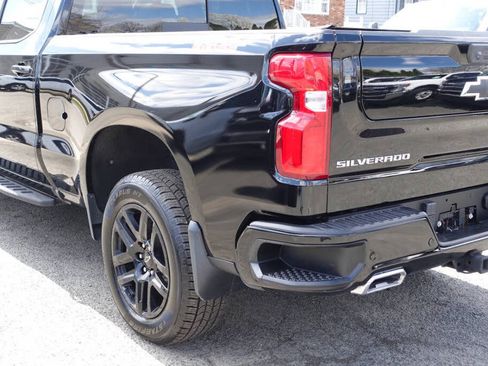 Used 2022 Chevrolet Silverado 1500 LT Trail Boss w/ LT Trail Boss Premium Package AWD/4WD image 11