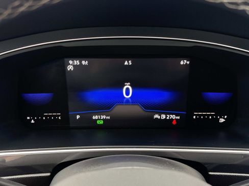 Used 2022 Volkswagen Tiguan SE image 11