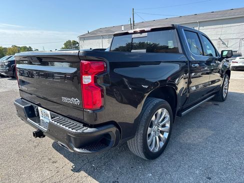 Used 2019 Chevrolet Silverado 1500 High Country w/ Technology Package AWD/4WD image 6